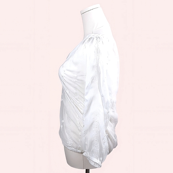 Olive & Oak White Semi-Sheer Embroidered Blouse XS 3/4 Sleeves V-Neckline - Picture 2 of 6